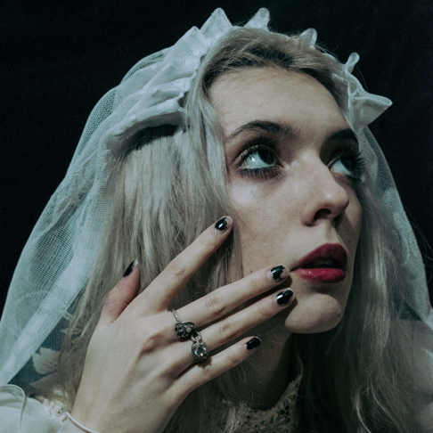 Anais Vacariu - Apple Music